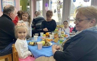 Dzień Babci i Dziadka W grupie Motylki 11