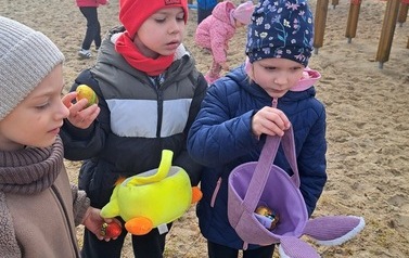 Zajączek Wielkanocny w przedszkolu 35